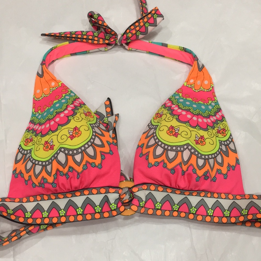 Victoria’s Secret plunge push up bikini top